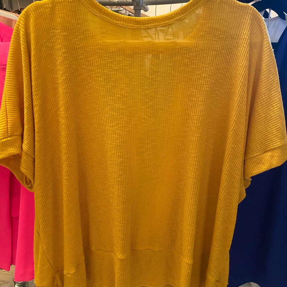 Blouse top.
